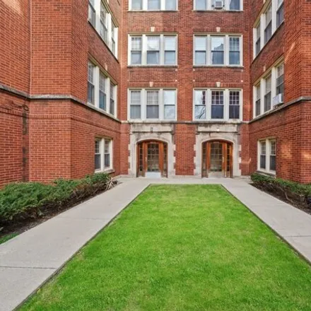 Image 3 - 4834 West Henderson Street, Chicago, IL 60634, USA - Condo for sale