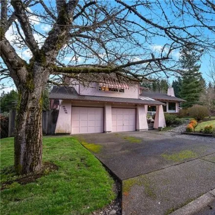 Rent this 3 bed house on 18200 Northeast 24th Street in Kenilworth, Redmond