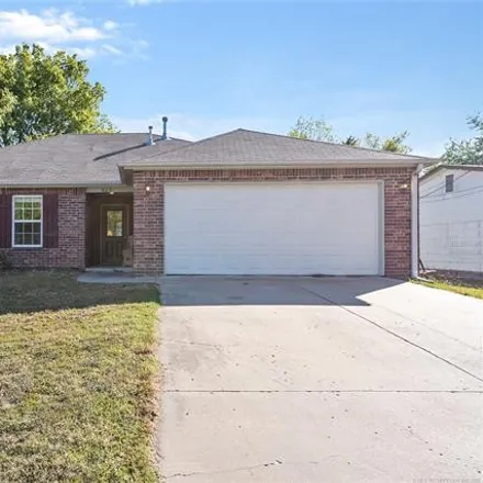 Buy this 4 bed house on 677 North Division Street in Coweta, OK 74429
