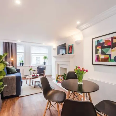 Image 3 - Soho Square, London, W1D 3QX, United Kingdom - Apartment for rent