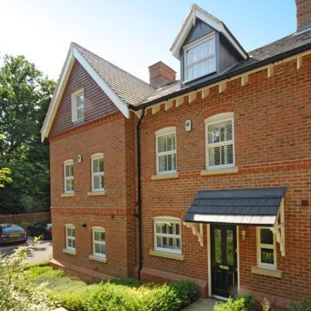 Rent this 3 bed townhouse on Ascot Priory in Heathlands Place, Chavey Down