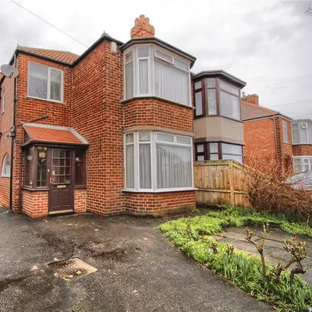 Rent this 3 bed duplex on Beverley Road in Redcar, TS10 3RQ