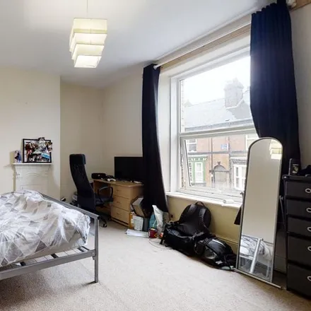 Image 6 - 47 Wadbrough Road, Sheffield, S11 8RG, United Kingdom - Townhouse for rent