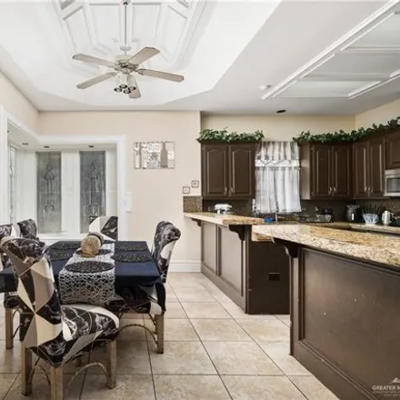 Image 7 - 5437 North 6th Street, Bryan's Addition Colonia, McAllen, TX 78504, USA - House for sale