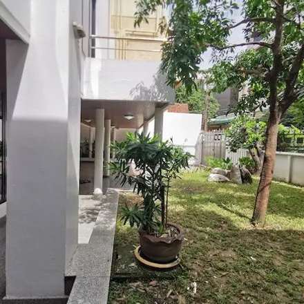 Rent this 3 bed house on unnamed road in Khlong Toei District, Bangkok 10330