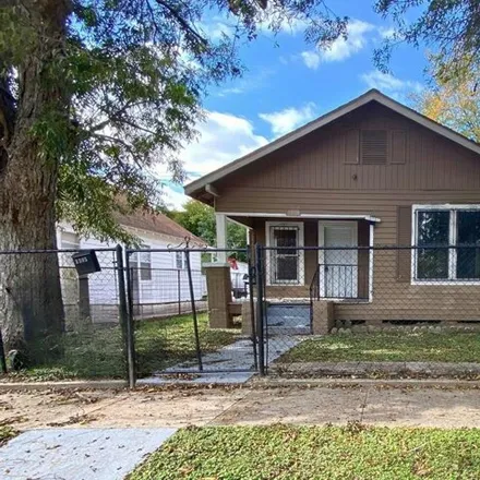 Buy this 2 bed house on 1315 Pine in Baytown, TX 77520