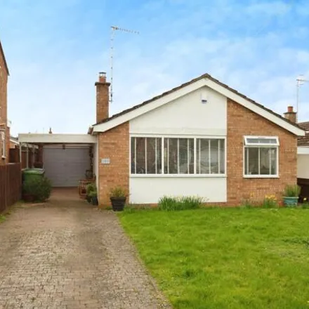 Buy this 3 bed house on Clopton Road in Stratford-upon-Avon, CV37 6TF