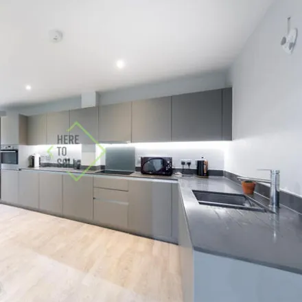 Rent this 3 bed apartment on The Victoria in 34 Scotland Green, London