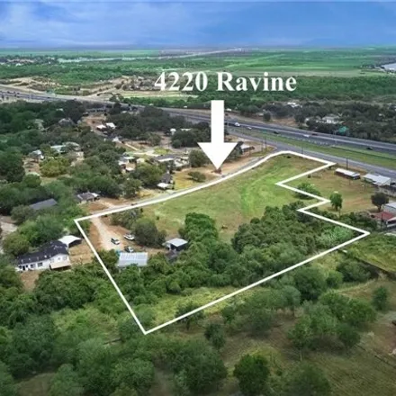 Image 3 - 4304 Ravine Drive, Corpus Christi, TX 78410, USA - House for sale