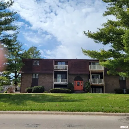 Buy this 2 bed condo on 1256 48th Avenue in East Moline, IL 61244