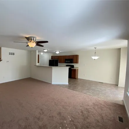 Image 3 - 1812 Hyland Green Drive, O’Fallon, MO 63366, USA - Condo for rent