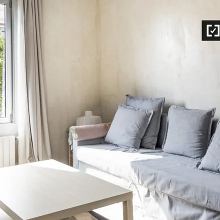 Rent this 2 bed apartment on Madrid in Ronda de Valencia, 28014 Madrid