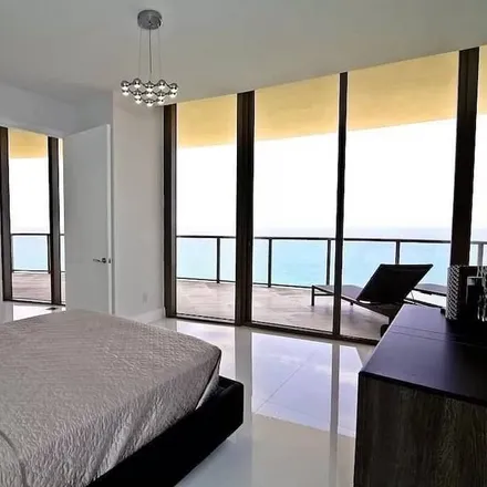 Rent this 3 bed apartment on Bal Harbour