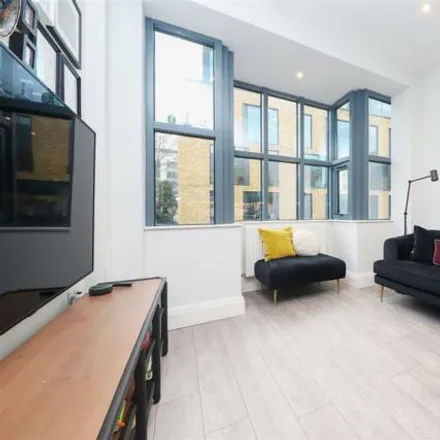 Image 3 - Fifty One, Friends' Walk, London, UB8 1SD, United Kingdom - Apartment for sale