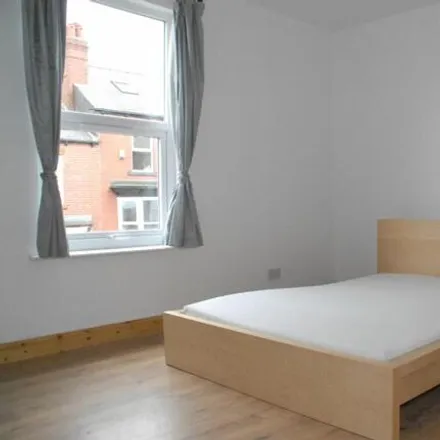 Image 5 - Hunter Hill Road, Sheffield, S11 8UE, United Kingdom - Townhouse for rent