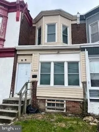 Rent this 3 bed house on Dave's in Cemetery Avenue, Philadelphia
