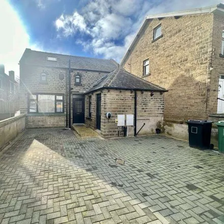 Rent this 2 bed house on Skipton Avenue in Huddersfield, HD2 2QG