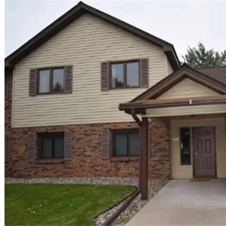 Buy this 2 bed house on 1888 - 1890 Fox Ridge Road in West St. Paul, MN 55118