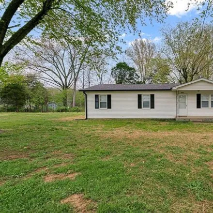 Buy this 3 bed house on 5526 Plano Road in Plano, Warren County