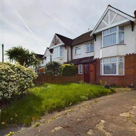 Buy this 3 bed duplex on St Michael's Road in Reading, RG31 5AU
