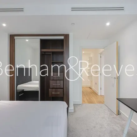 Rent this 1 bed apartment on 837 Wandsworth Road in London, SW8 3JL