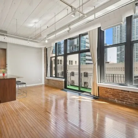 Image 2 - 310 West Kinzie Street, Chicago, IL 60654, USA - Condo for sale