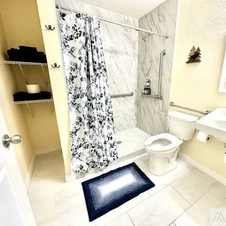 Image 5 - 1430 E Fountain Blvd, Unit 2 - Townhouse for rent