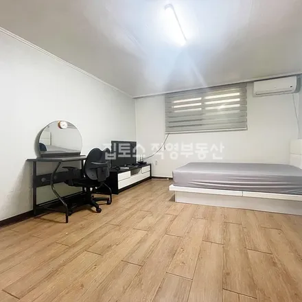 Rent this 2 bed apartment on 서울특별시 강남구 논현동 217-30