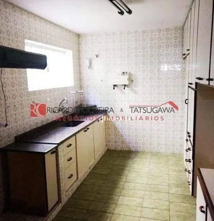 Buy this 3 bed house on Rua José Leite Carvalho in Higienópolis, Londrina - PR