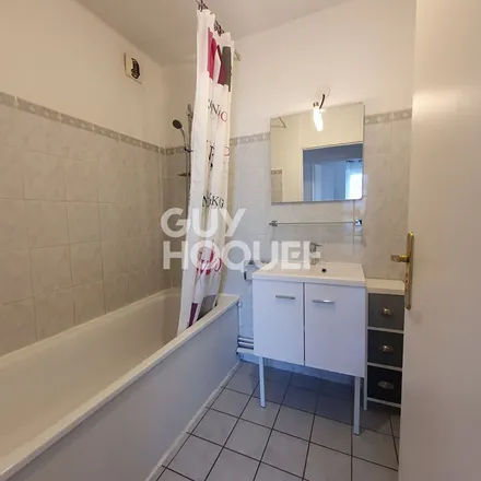 Image 3 - 2 Rue Pierre Curie, 77680 Roissy-en-Brie, France - Apartment for rent