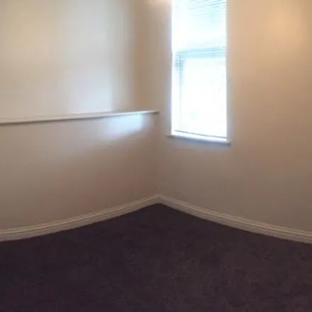 Image 3 - 6 College Grove View, Stanley, WF1 3RH, United Kingdom - Apartment for rent