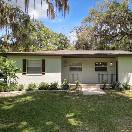 Buy this 4 bed house on 813 Southeast 14th Street in Ocala, FL 34471