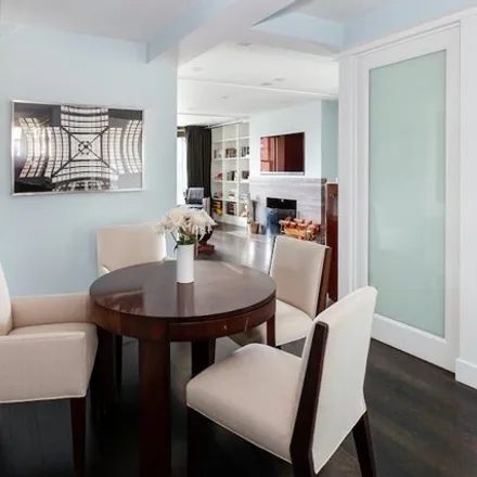 Image 4 - 302 West 12th Street, New York, NY 10014, USA - Townhouse for sale