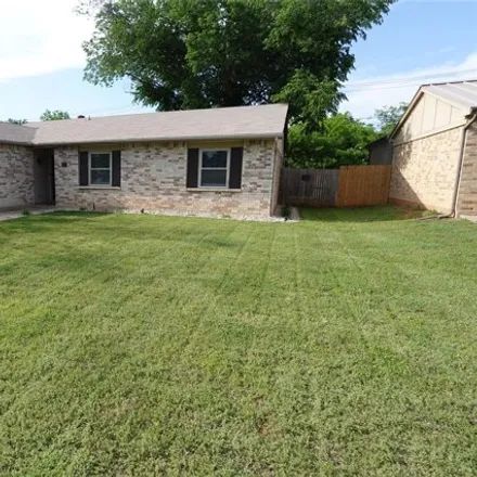 Image 2 - 7021 Greenview Circle North, Fort Worth, TX 76120, USA - House for rent