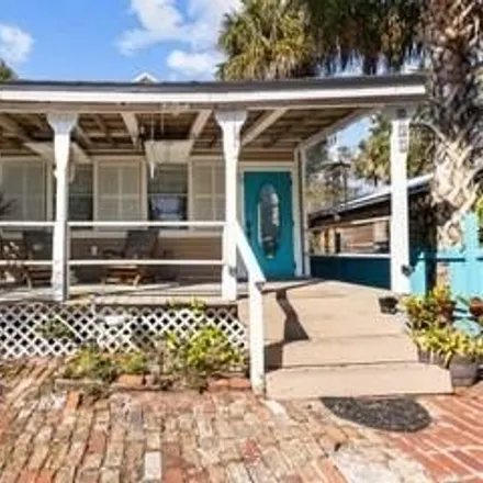 Image 1 - 4000 E Street, Cedar Key, FL 32625, USA - House for sale