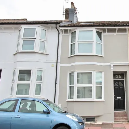 Rent this 6 bed townhouse on 38 Caledonian Road in Brighton, BN2 3HX