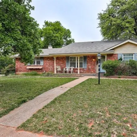 Buy this 3 bed house on 3607 Clendon Way in Del City, OK 73115