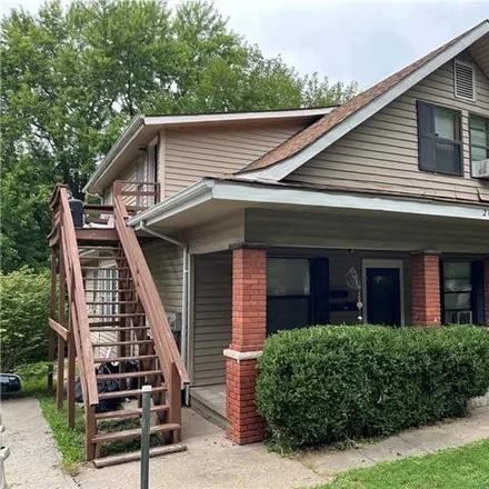 Image 2 - 208 South Willis Avenue, Independence, MO 64050, USA - Duplex for sale