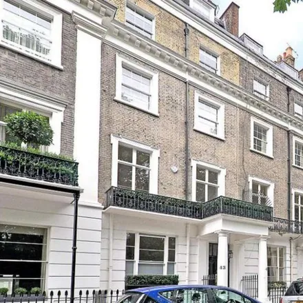 Rent this 5 bed apartment on 38 Thurloe Square in London, SW7 2SX