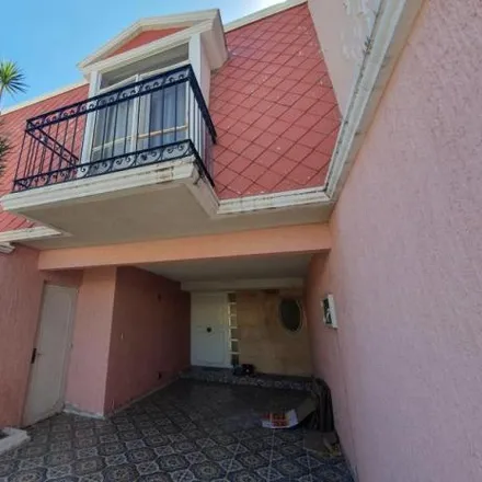 Buy this 4 bed house on Calle Puerto de Gibraltar 119 in Arbide, 37360 León