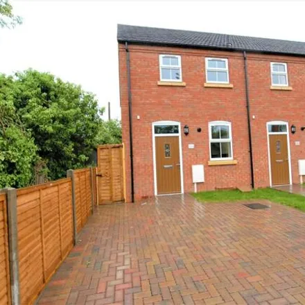 Rent this 2 bed duplex on SEVEN ACRES CLOSE in Uttoxeter, ST14 8EE