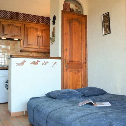 Rent this 1 bed apartment on 83980 Le Lavandou