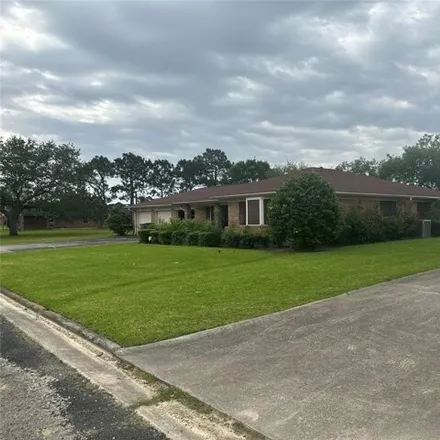 Image 2 - 2358 Salsbury Drive, Port Arthur, TX 77640, USA - House for sale