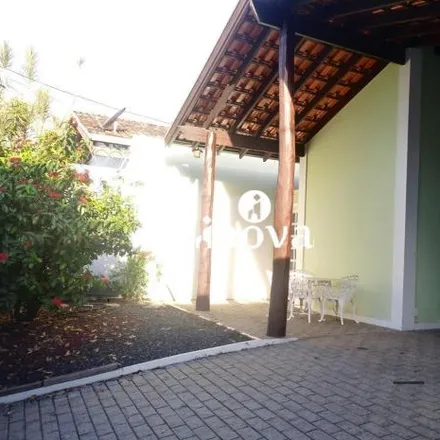 Buy this 3 bed house on Rua Evaristo da Veiga in Mercês, Uberaba - MG