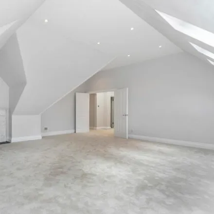 Image 3 - 45 Netherhall Gardens, London, NW3 5RG, United Kingdom - Apartment for sale