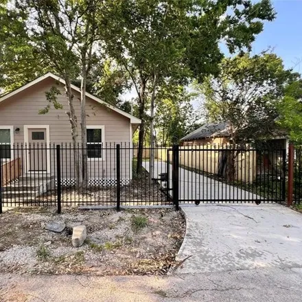 Buy this 3 bed house on 3109 Josephine St in Houston, Texas