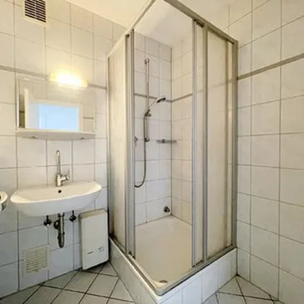 Rent this 3 bed apartment on Philadelphiastraße 153 in 47799 Krefeld, Germany