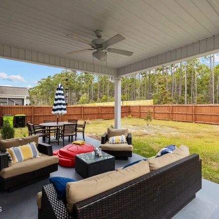 Image 8 - 2104 Country Club Road, Country Club Hills, Jacksonville, NC 28546, USA - Loft for sale
