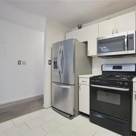 Image 6 - 1099 East 72nd Street, New York, NY 11234, USA - Condo for sale