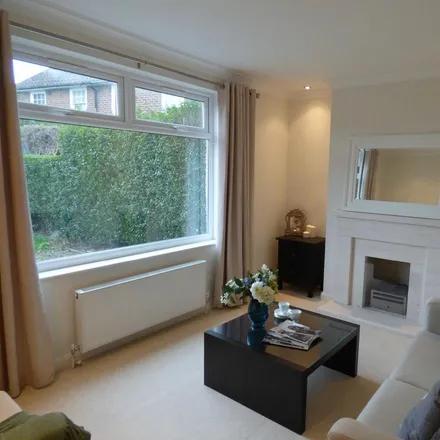 Rent this 3 bed duplex on Saxon Drive in London, W3 0NX